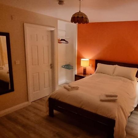 Spacious Curragh 2-Bed Apartment With Own Entrance Brownstown Экстерьер фото